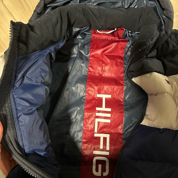 Men’s Tommy Hilfiger Puffer Jacket - Picture 2 of 2